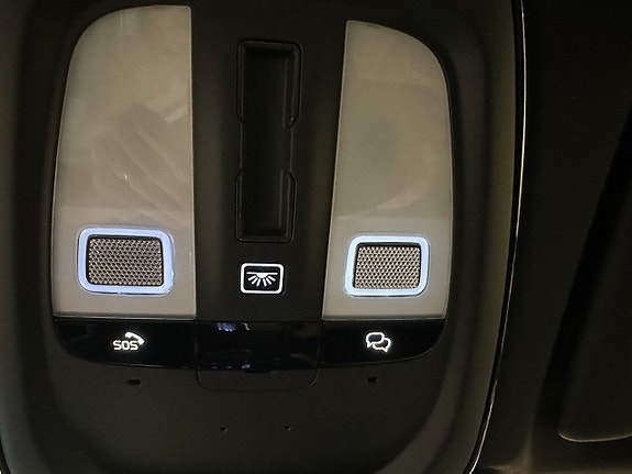 Volvo XC60 11 of 19