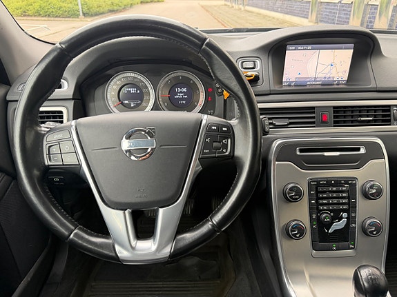 Volvo V70 8 of 18