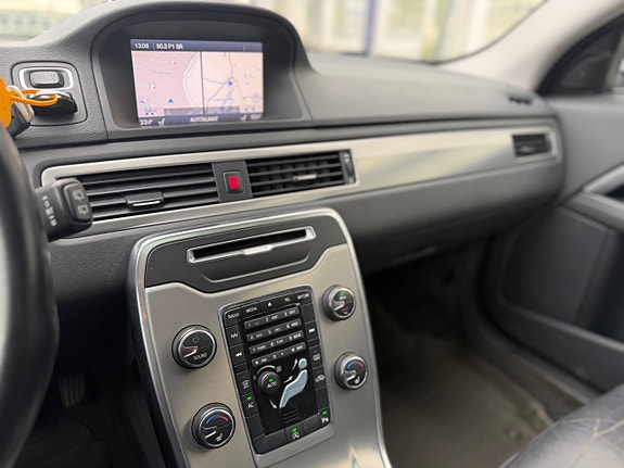 Volvo V70 16 of 18