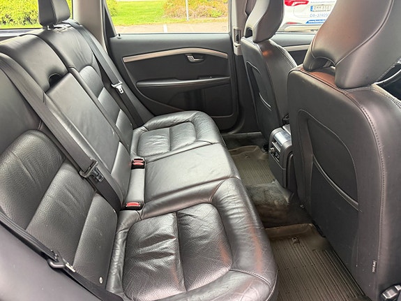 Volvo V70 13 of 18