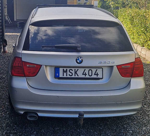 BMW 320d 2 of 11