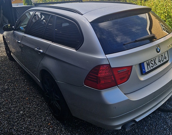 BMW 320d 4 of 11