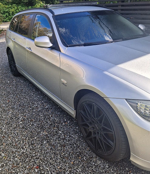 BMW 320d 3 of 11