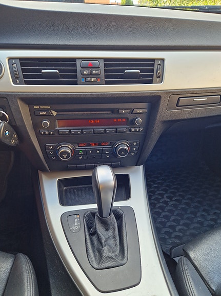 BMW 320d 8 of 11