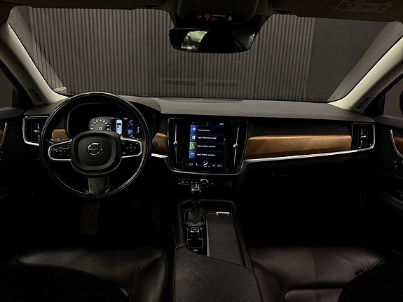 Volvo S90 17 of 26