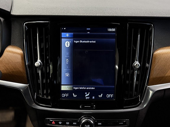 Volvo S90 23 of 26