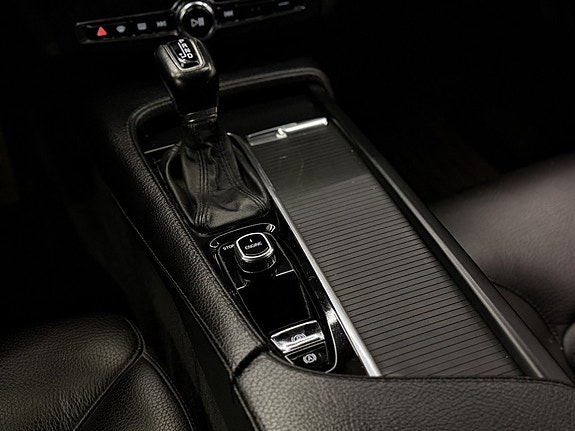 Volvo S90 26 of 26