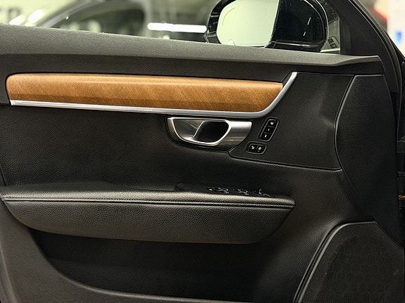 Volvo S90 15 of 26