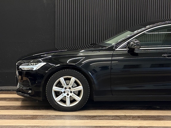 Volvo S90 8 of 26