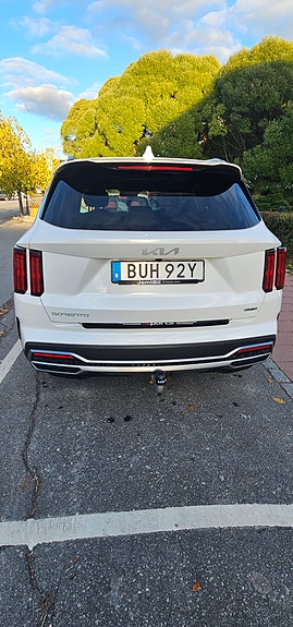 Kia Sorento 2 of 9