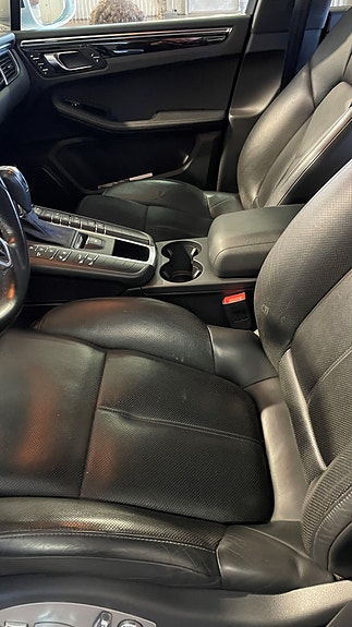 Porsche Macan S 7 of 8