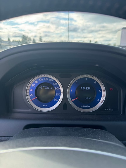 Volvo XC60 7 of 9