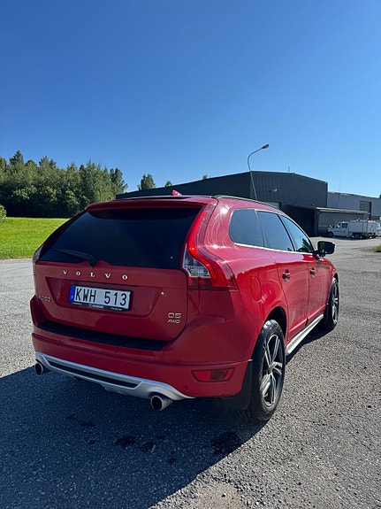 Volvo XC60 3 of 9