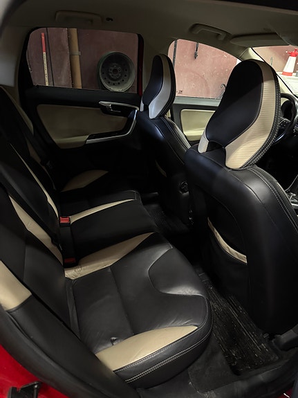 Volvo XC60 6 of 9