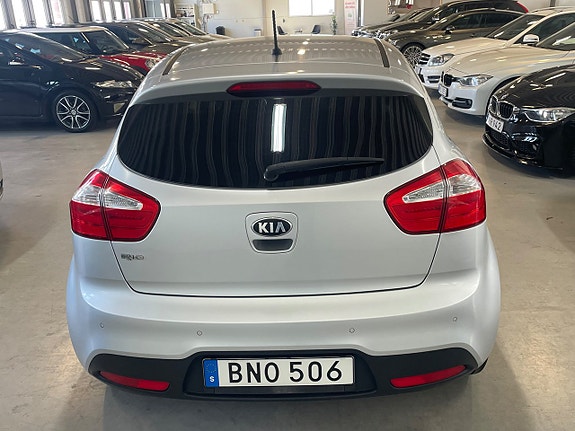 Kia Rio 7 of 24