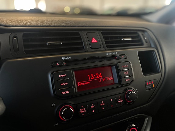 Kia Rio 20 of 24