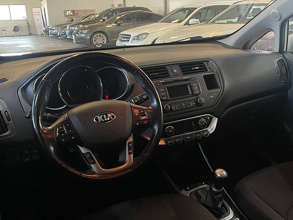 Kia Rio 13 of 24
