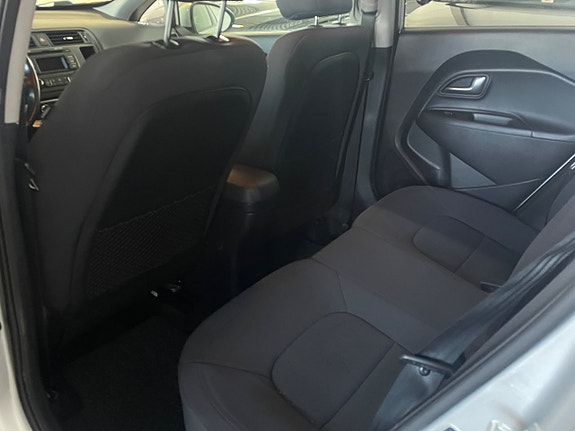 Kia Rio 12 of 24
