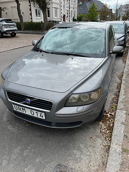 Volvo S40 2 of 2