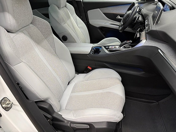 Peugeot 3008 16 of 23