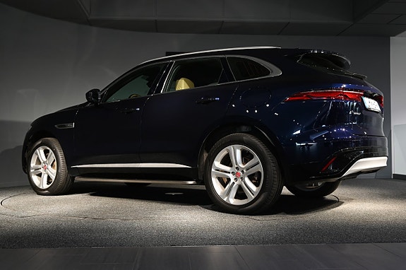 Jaguar F-PACE 4 of 28