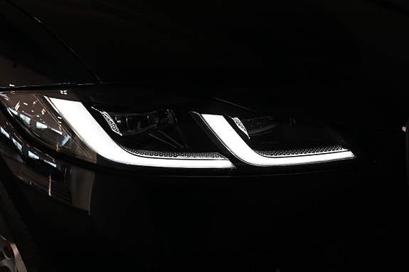Jaguar F-PACE 28 of 28