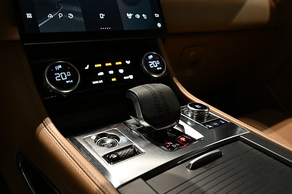 Jaguar F-PACE 20 of 28