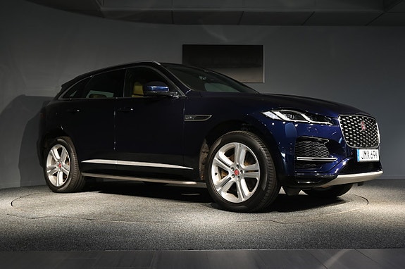 Jaguar F-PACE 8 of 28