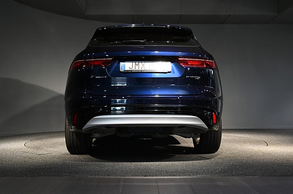 Jaguar F-PACE 5 of 28