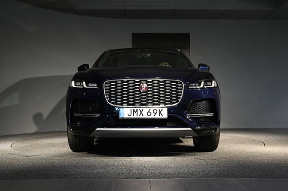 Jaguar F-PACE 9 of 28