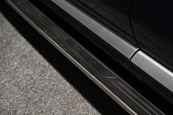 Jaguar F-PACE 25 of 28