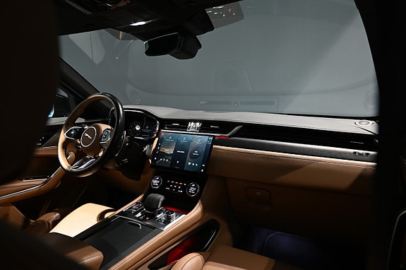 Jaguar F-PACE 14 of 28