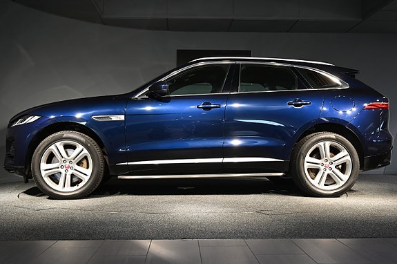 Jaguar F-PACE 3 of 28