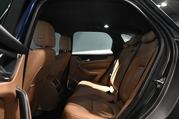 Jaguar F-PACE 15 of 28