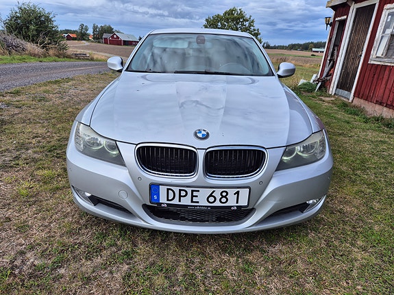 BMW 320d 3 of 9