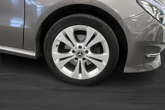 Mercedes-Benz B200 d 11 of 13