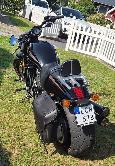 Harley-Davidson VRSCDX Night Rod Special 2 of 11
