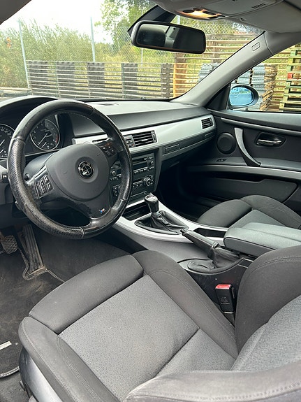 BMW 325i 4 of 4