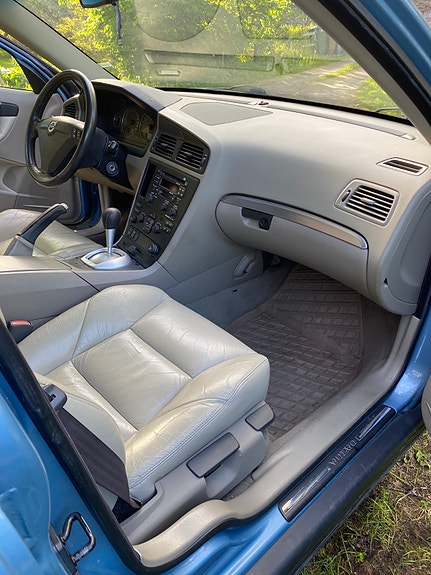 Volvo S60 13 of 24