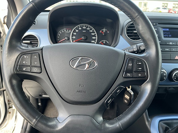 Hyundai i10 8 of 15
