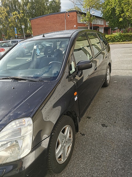 Honda Stream 16 of 29