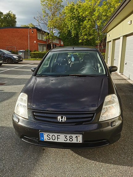 Honda Stream 18 of 29