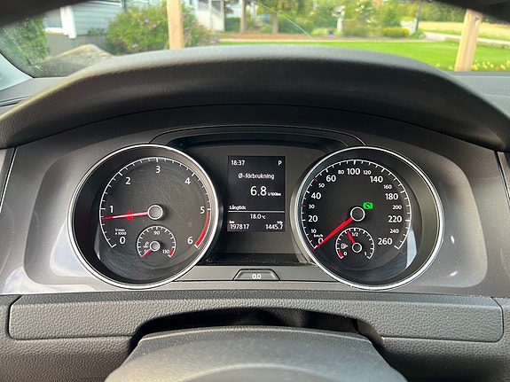 Volkswagen Golf Alltrack 12 of 12
