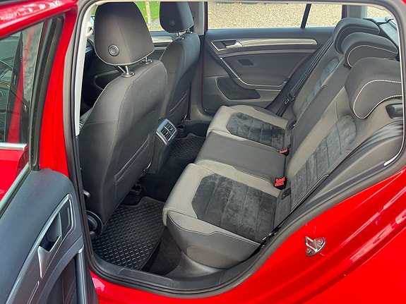 Volkswagen Golf Alltrack 8 of 12