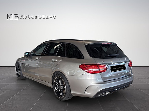 Mercedes-Benz C300 4 of 17