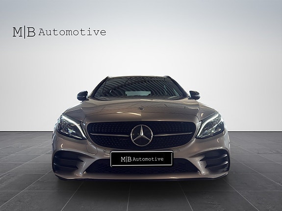 Mercedes-Benz C300 2 of 17