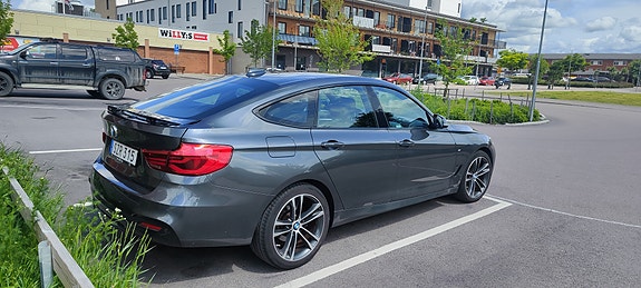 BMW 320d 2 of 6