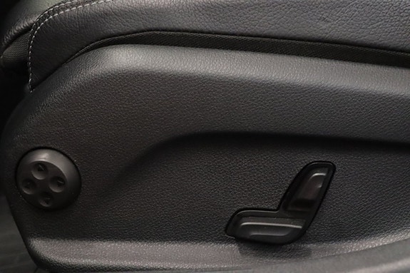 Mercedes-Benz C200 16 of 28