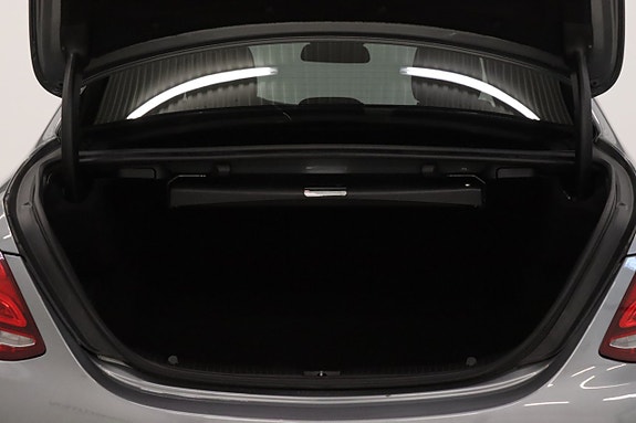 Mercedes-Benz C200 26 of 28