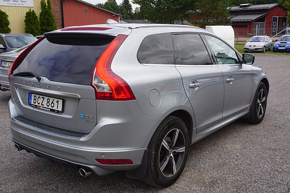 Volvo XC60 2 of 12